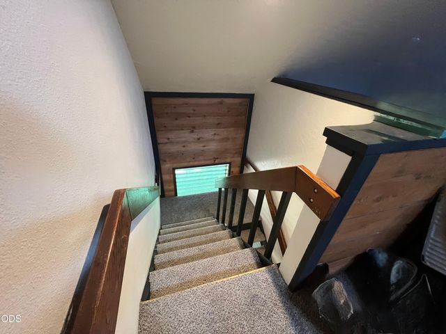 255 Barker Drive, Merlin, OR 97532