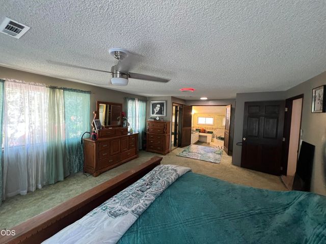 255 Barker Drive, Merlin, OR 97532
