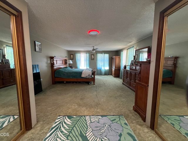 255 Barker Drive, Merlin, OR 97532