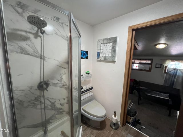 255 Barker Drive, Merlin, OR 97532