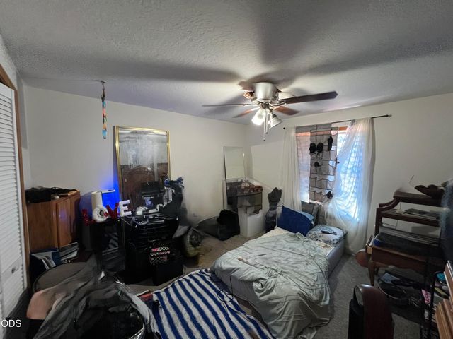 255 Barker Drive, Merlin, OR 97532
