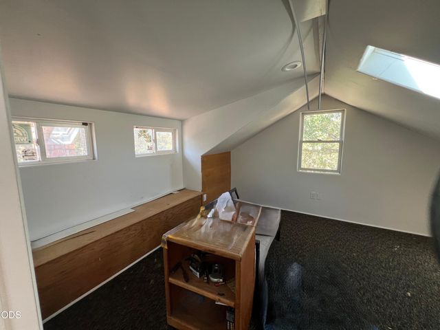255 Barker Drive, Merlin, OR 97532