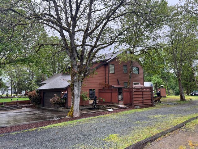 255 Barker Drive, Merlin, OR 97532