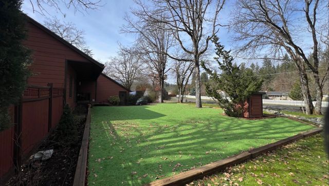 255 Barker Drive, Merlin, OR 97532