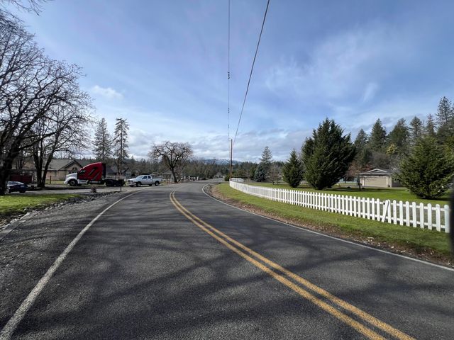 255 Barker Drive, Merlin, OR 97532