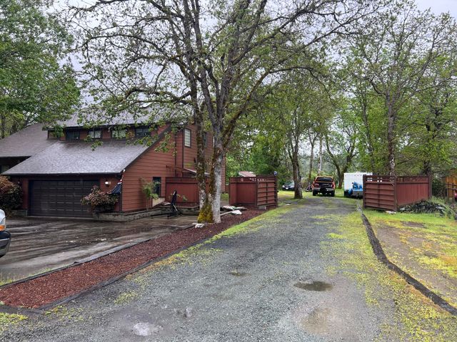 255 Barker Drive, Merlin, OR 97532