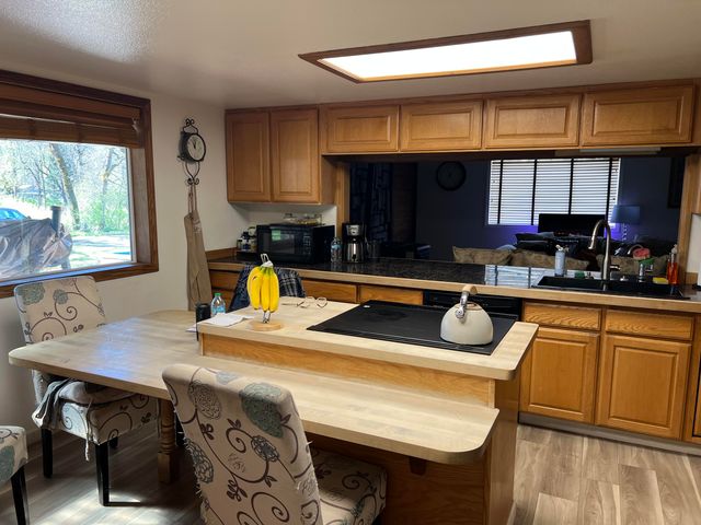 255 Barker Drive, Merlin, OR 97532