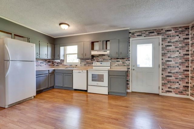 932 Coconut Ridge Rd, Smithville, TN 37166