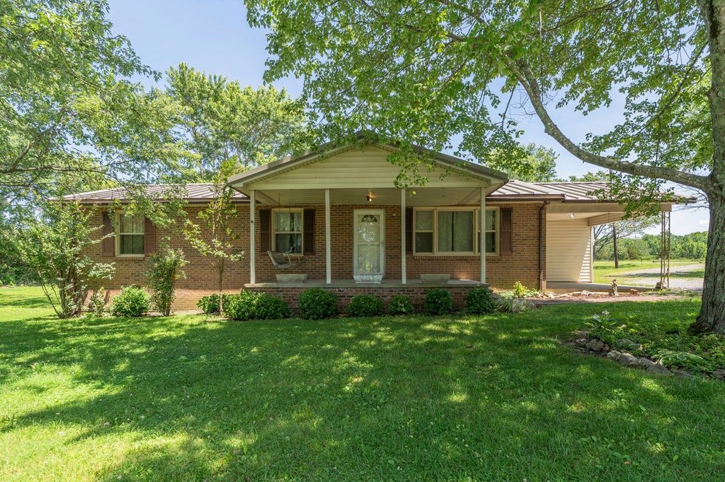 932 Coconut Ridge Rd, Smithville, TN 37166