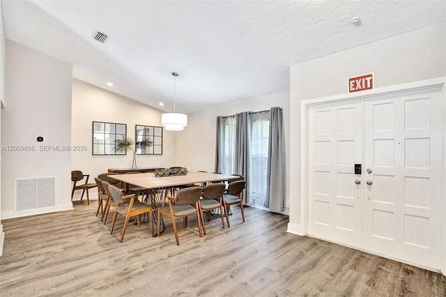 1960 SW 51st Ter, Plantation, FL 33317