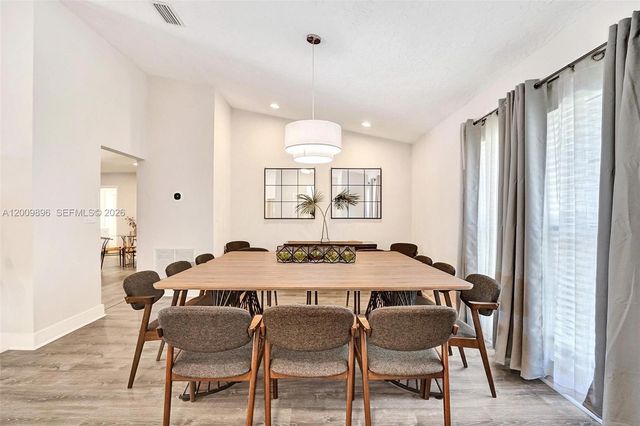 1960 SW 51st Ter, Plantation, FL 33317