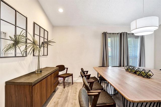 1960 SW 51st Ter, Plantation, FL 33317