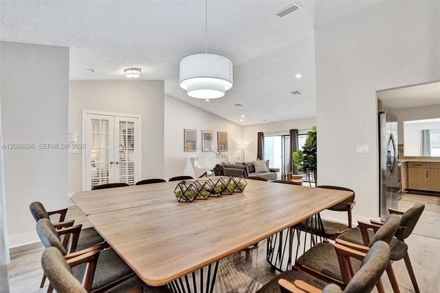 1960 SW 51st Ter, Plantation, FL 33317