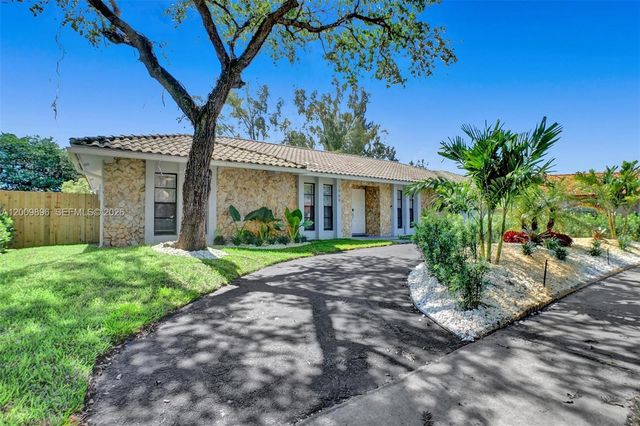 1960 SW 51st Ter, Plantation, FL 33317