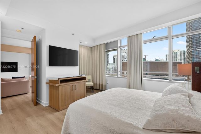 1395 Brickell Avenue 2813, Miami, FL 33131