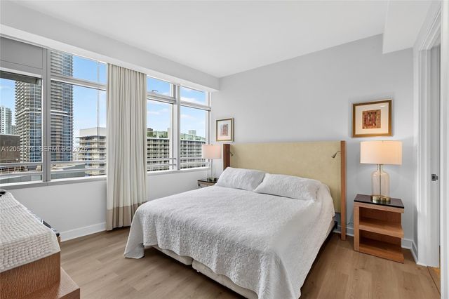 1395 Brickell Avenue 2813, Miami, FL 33131