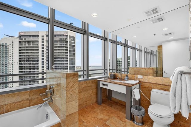 1395 Brickell Avenue 2813, Miami, FL 33131