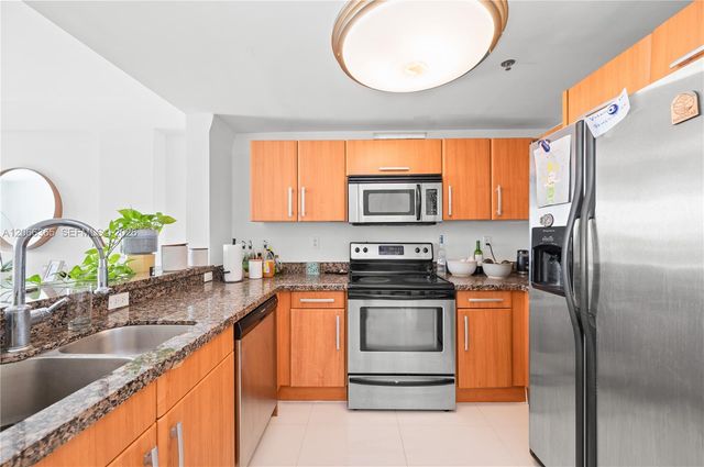6362 Collins Avenue 411, Miami Beach, FL 33141