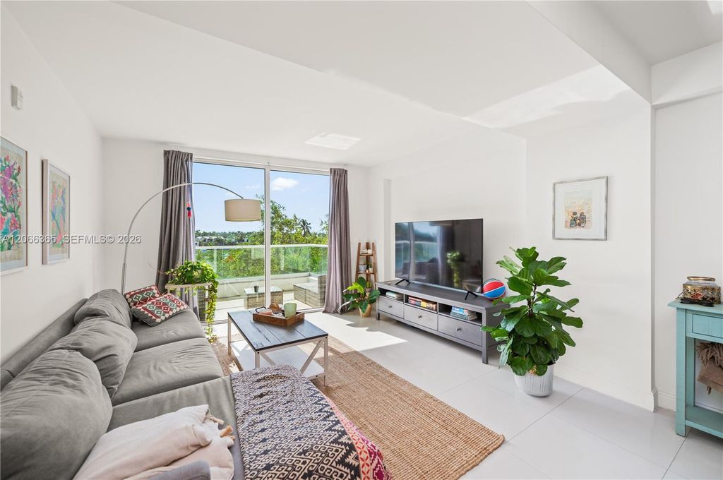 6362 Collins Avenue 411, Miami Beach, FL 33141