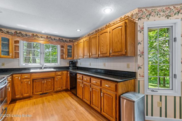 101 Five Oaks Dr, Elizabethtown, KY 42701