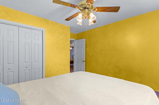 101 Five Oaks Dr, Elizabethtown, KY 42701