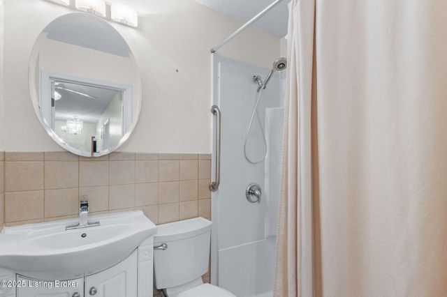 101 Five Oaks Dr, Elizabethtown, KY 42701