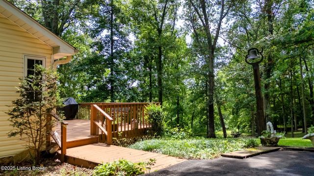 101 Five Oaks Dr, Elizabethtown, KY 42701