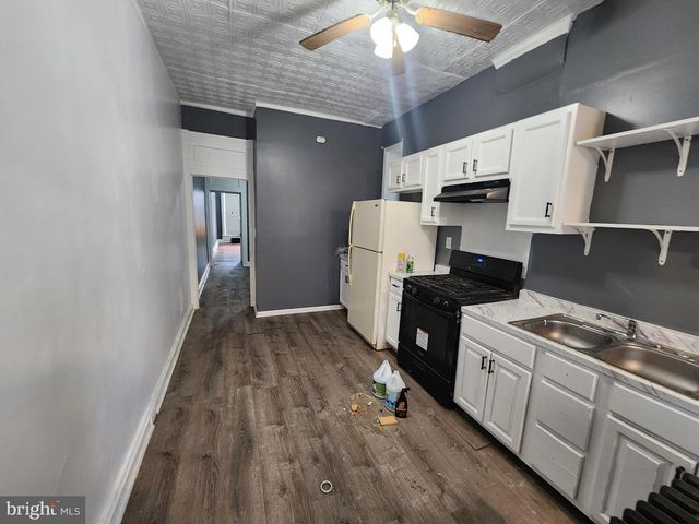 810 APPLETON ST, Baltimore, MD 21217