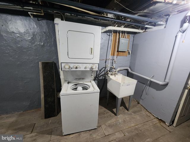 810 APPLETON ST, Baltimore, MD 21217