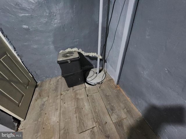 810 APPLETON ST, Baltimore, MD 21217