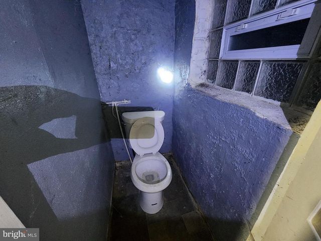 810 APPLETON ST, Baltimore, MD 21217