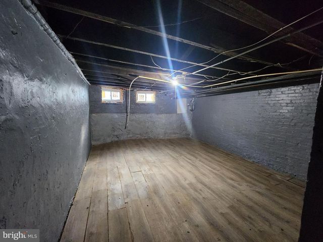 810 APPLETON ST, Baltimore, MD 21217