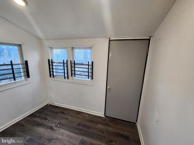 810 APPLETON ST, Baltimore, MD 21217