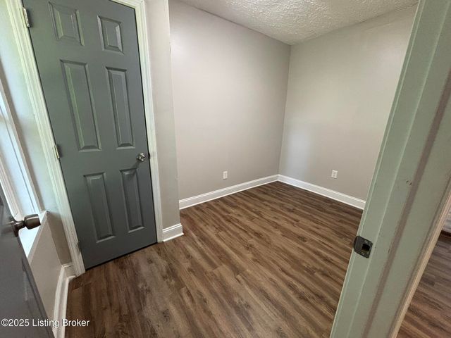 2417 Bank St, Louisville, KY 40212