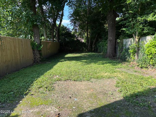 2417 Bank St, Louisville, KY 40212