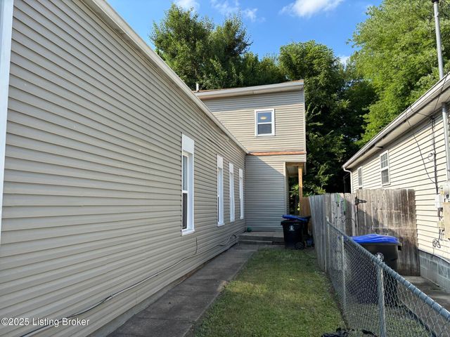2417 Bank St, Louisville, KY 40212