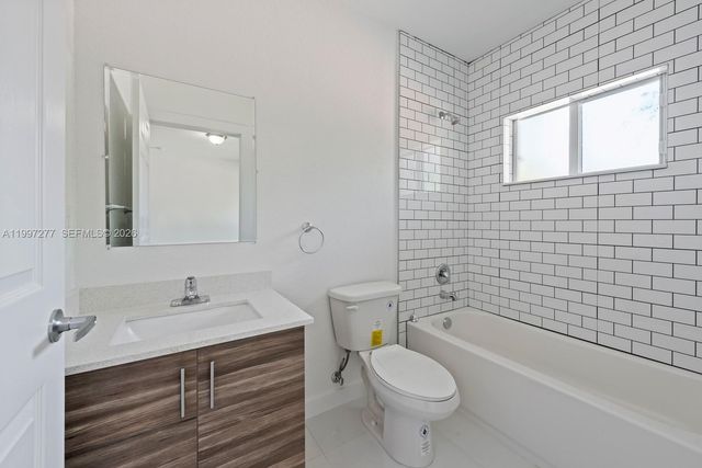 7940 NW 12th Ct B, Miami, FL 33147