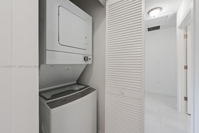 7940 NW 12th Ct B, Miami, FL 33147