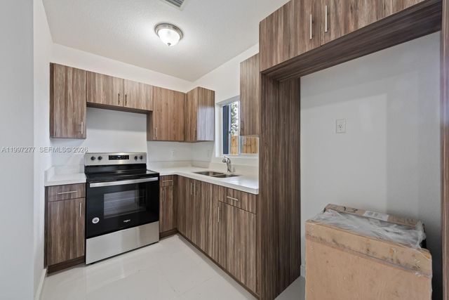 7940 NW 12th Ct B, Miami, FL 33147