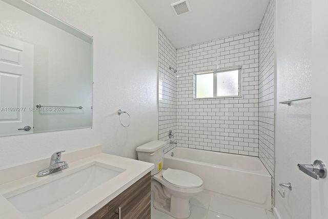 7940 NW 12th Ct B, Miami, FL 33147