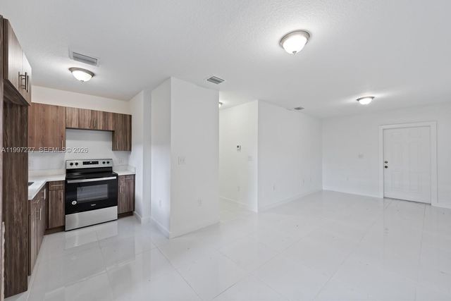 7940 NW 12th Ct B, Miami, FL 33147