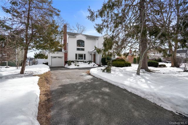 53 Hewitt Boulevard, Center Moriches, NY 11934