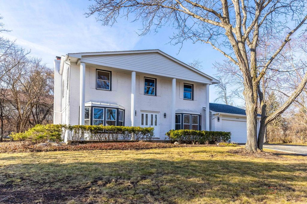 2892 Parkside Drive, Highland Park, IL 60035