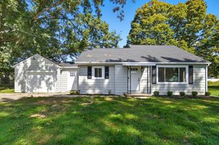 15 Crestview Drive, Fredericktown, OH 43019