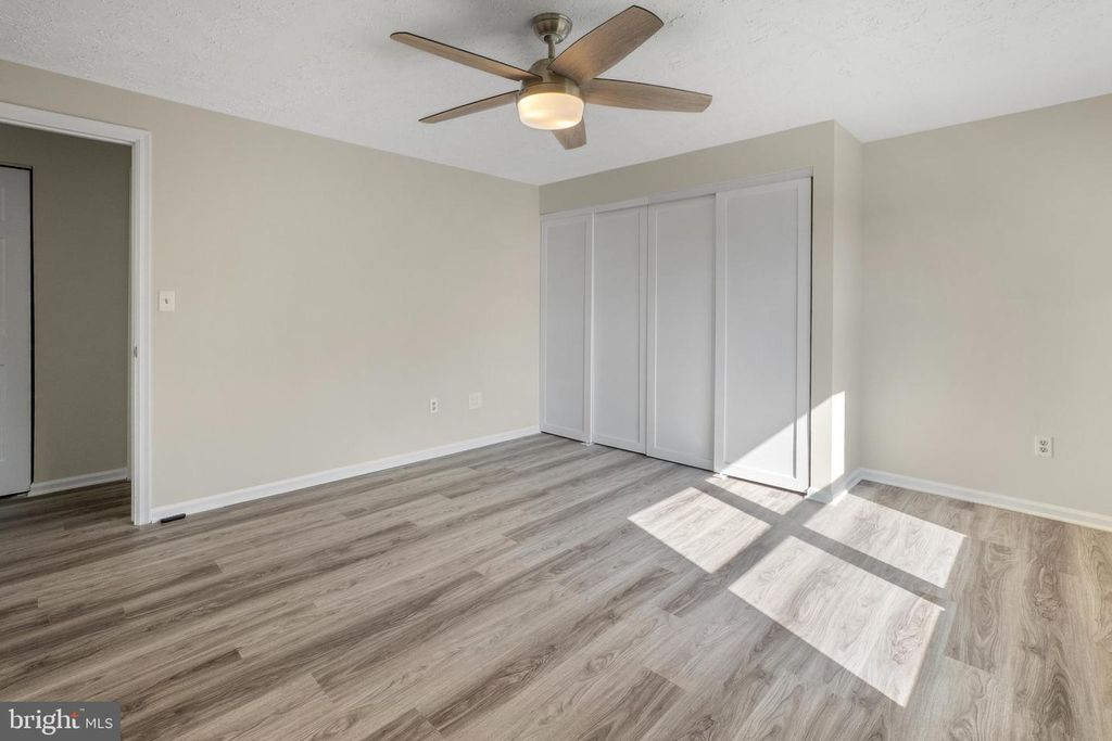 Image 20 of property listing at 2926 GOLDEN FLEECE DR, Pasadena, MD 21122