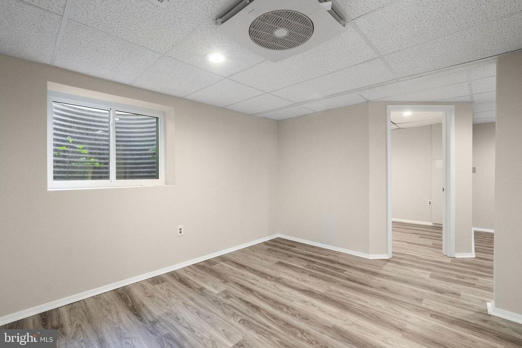 Image 22 of property listing at 2926 GOLDEN FLEECE DR, Pasadena, MD 21122