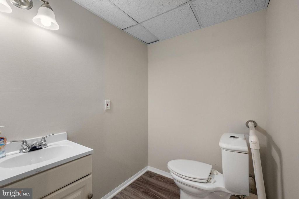 Image 24 of property listing at 2926 GOLDEN FLEECE DR, Pasadena, MD 21122