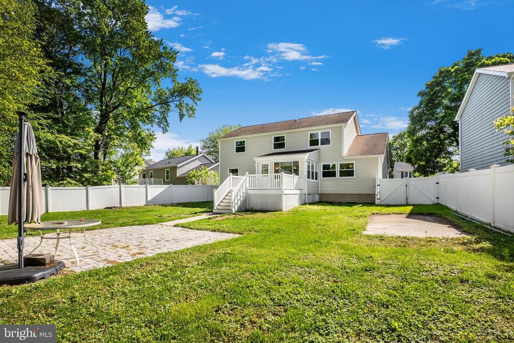 Image 25 of property listing at 2926 GOLDEN FLEECE DR, Pasadena, MD 21122