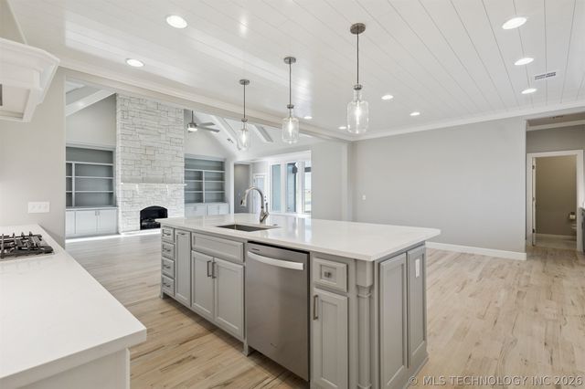 14202 S Delaware Place S, Bixby, OK 74008