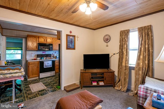 1904 ELIZABETH AVE, Reading, PA 19605